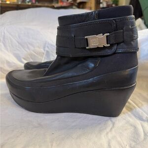 Tsubo Black Wedge Ankle Booties